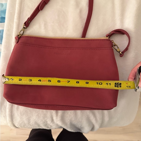 Portland Leather Classic Poppy  Crossbody Bag - Picture 11 of 13